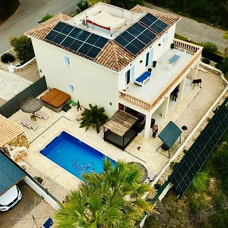 Villa Casa Ladena *